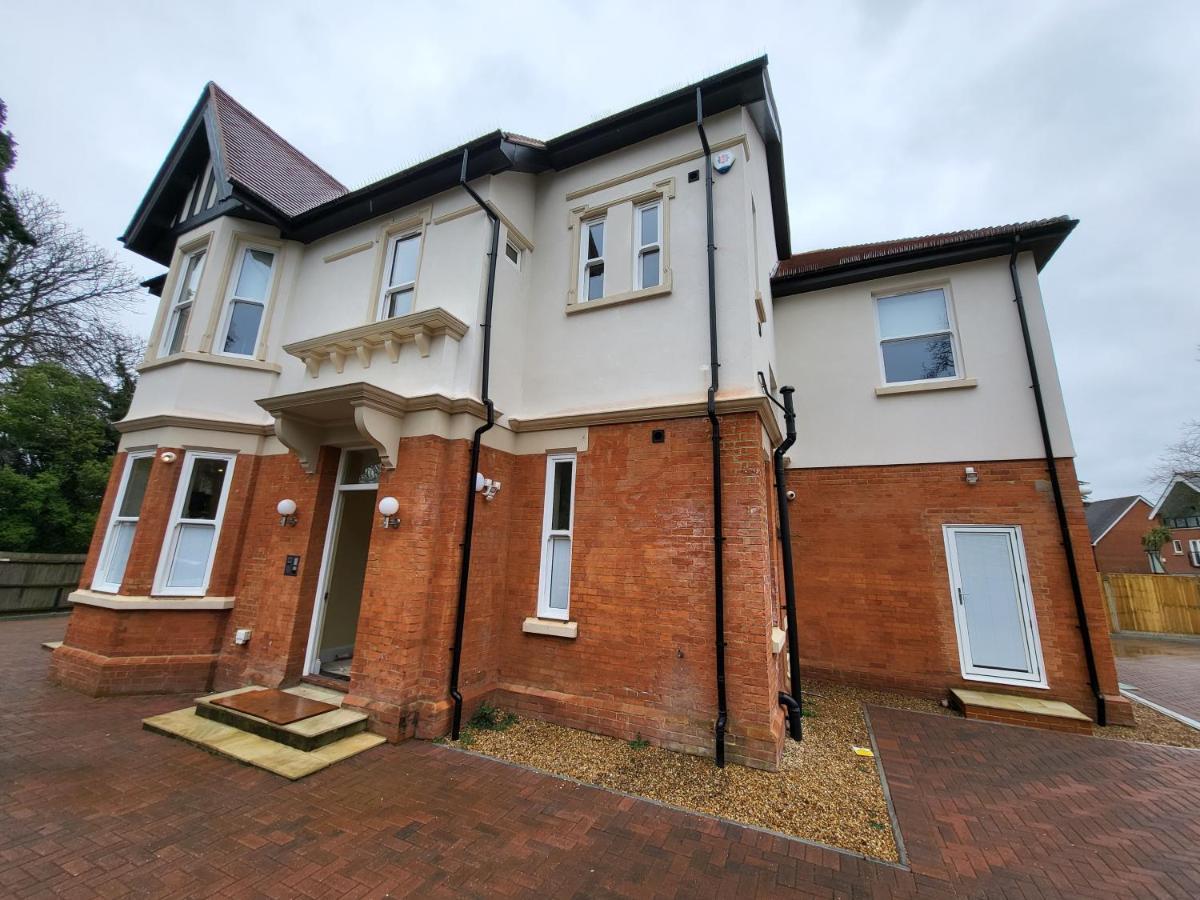 Sands House - Luxury Modern Studios With Secure Parking In Epsom, Surrey Dış mekan fotoğraf