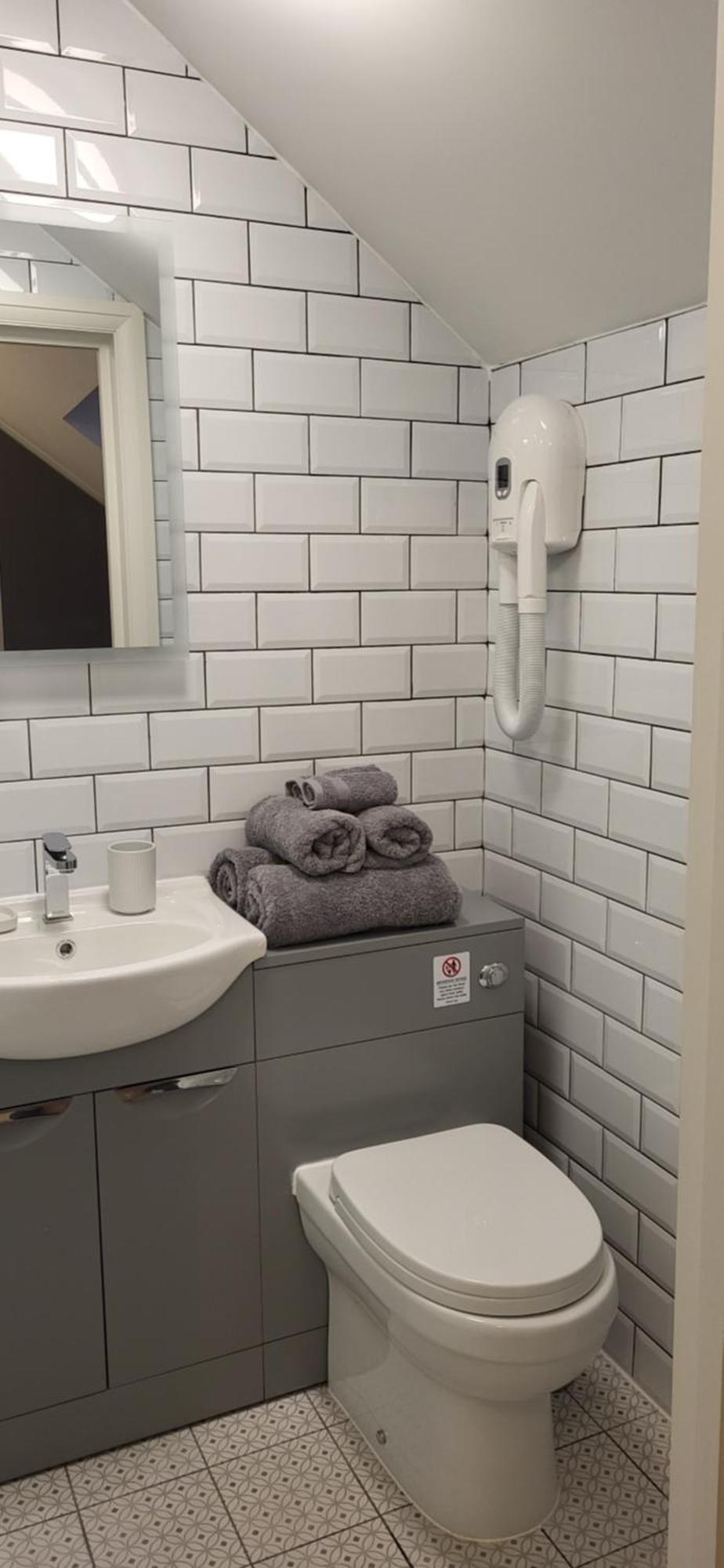 Sands House - Luxury Modern Studios With Secure Parking In Epsom, Surrey Oda fotoğraf