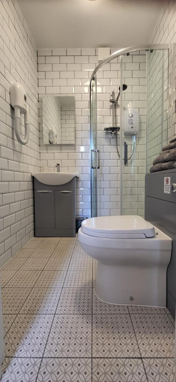 Sands House - Luxury Modern Studios With Secure Parking In Epsom, Surrey Oda fotoğraf