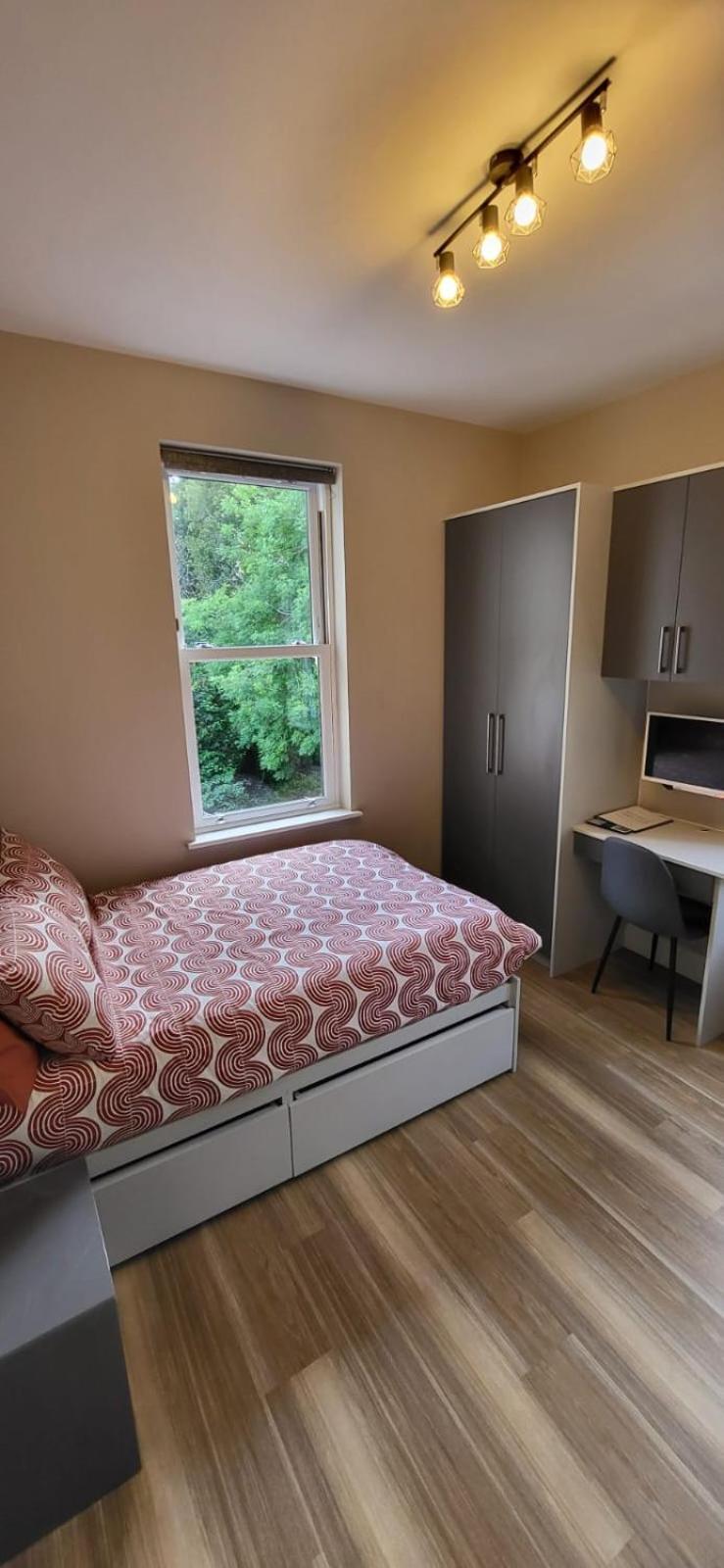 Sands House - Luxury Modern Studios With Secure Parking In Epsom, Surrey Dış mekan fotoğraf
