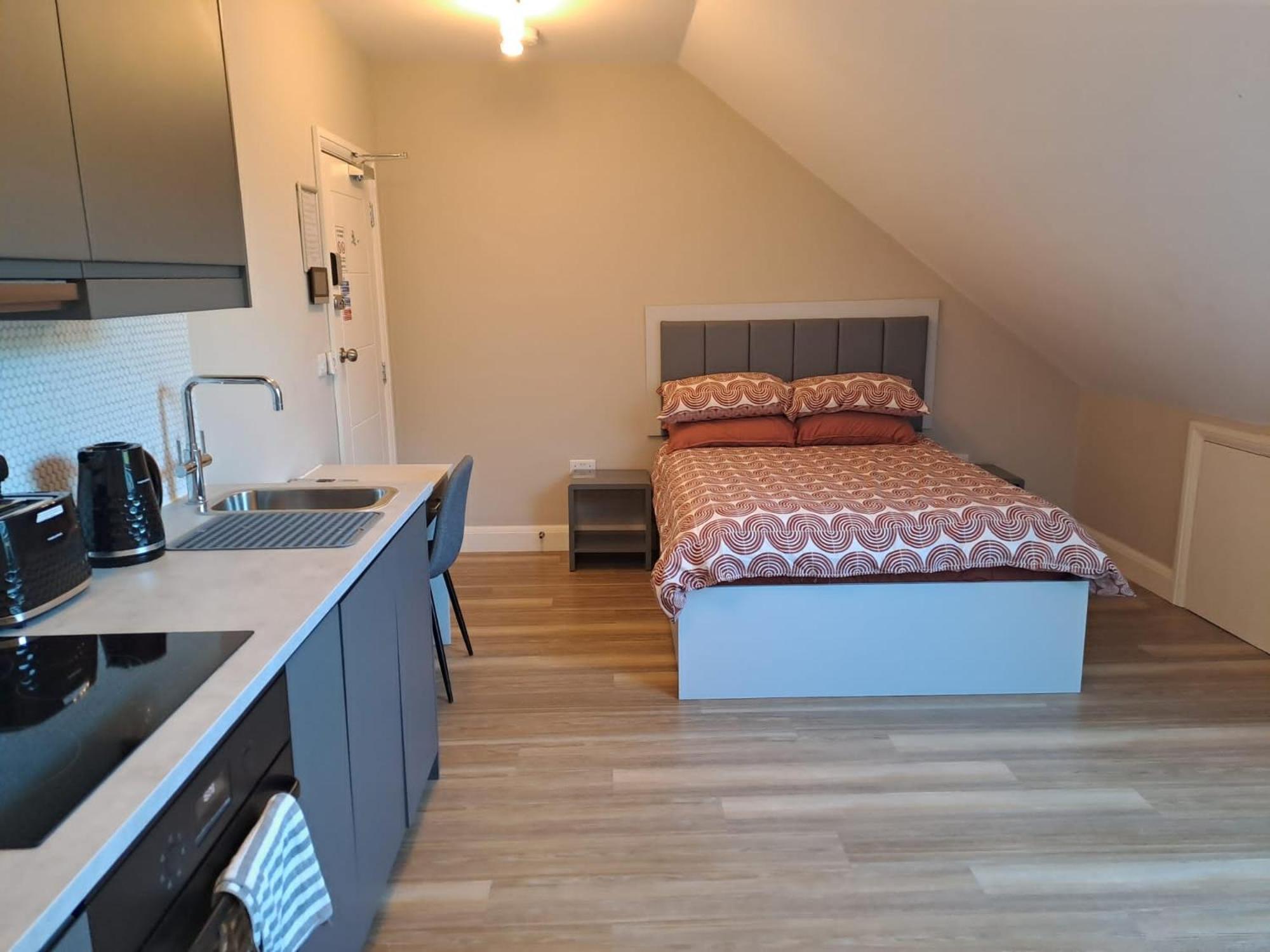 Sands House - Luxury Modern Studios With Secure Parking In Epsom, Surrey Dış mekan fotoğraf